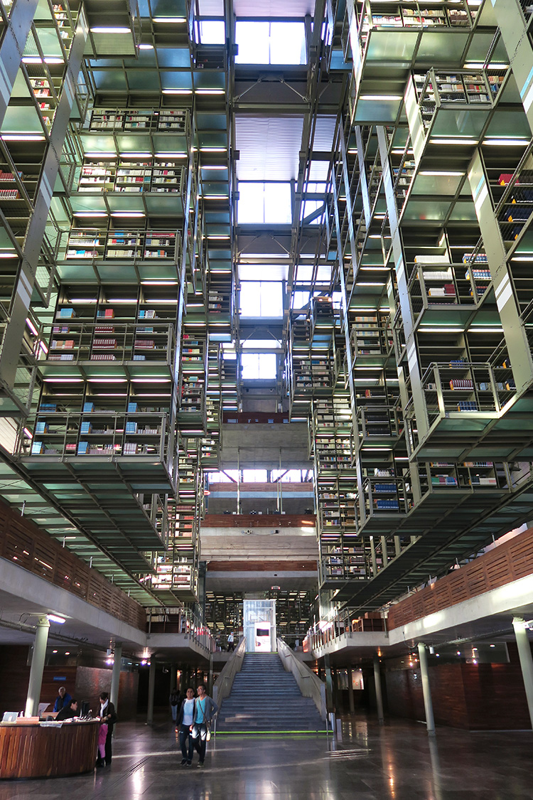 アルベルト・カラチによるメキシコシティの未来図書館 | 世界一周 