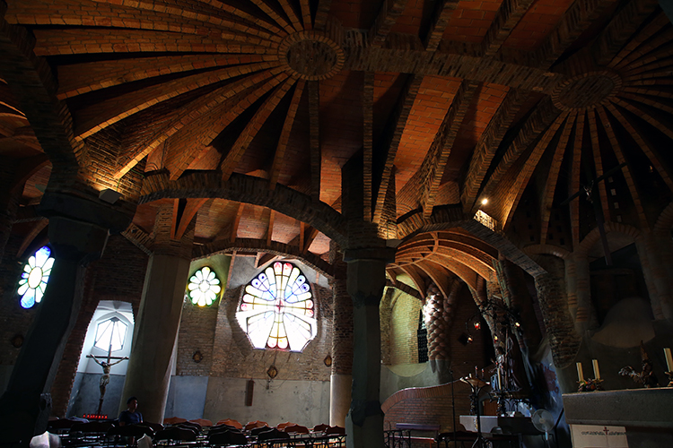 グエル教会　バルセロナ