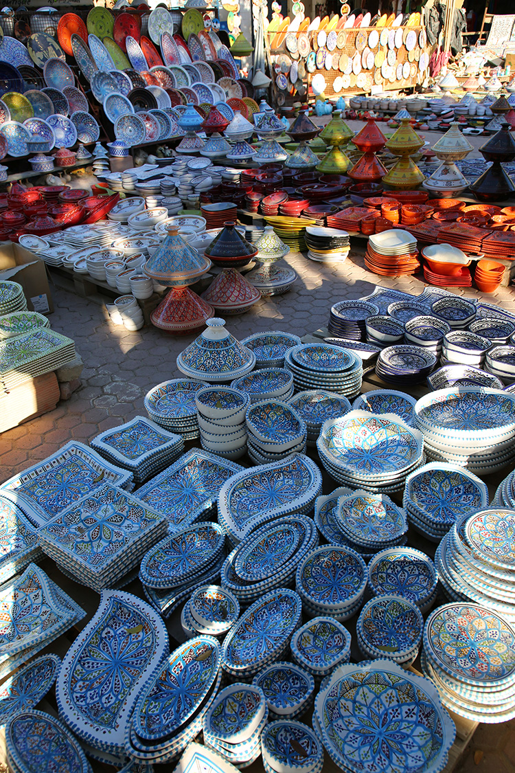 チュニジア　ジェルバ島　フームスーク　陶器市