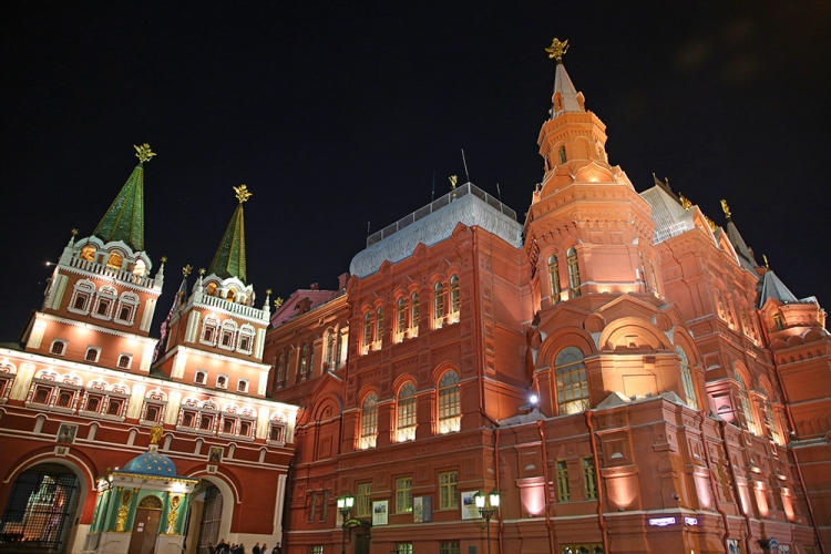 モスクワ　赤の広場　ワシリー寺院　ライトアップ