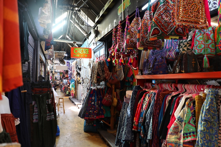 バンコク　市場　ファッション