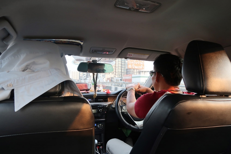 バンコク　タクシーチャーター